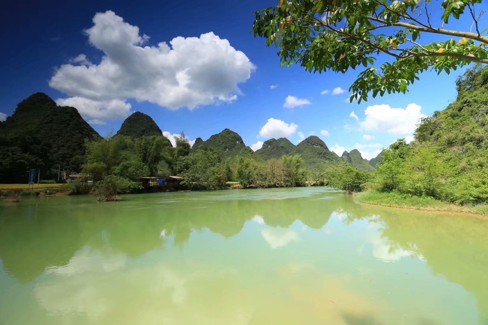 蓝天白云青山绿水图片,蓝天白云绿水青山,自然风景蓝天白云_大山谷图库