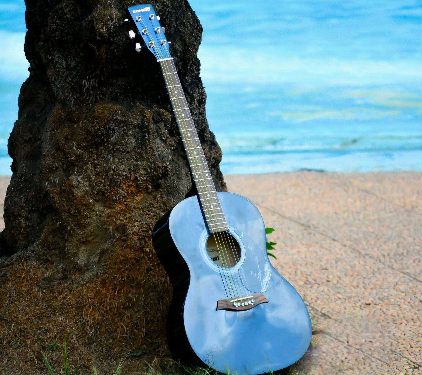 o粉随拍# 蓝色吉他