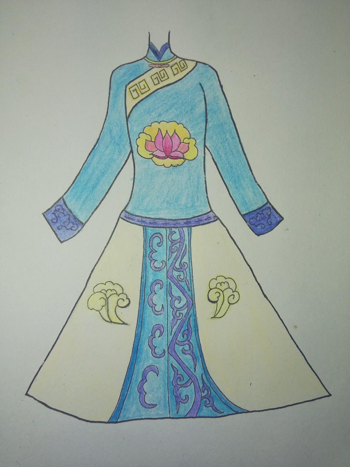 我们美术课设计的服装,好看吗?