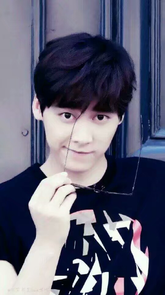 又萌又帅的李喋喋