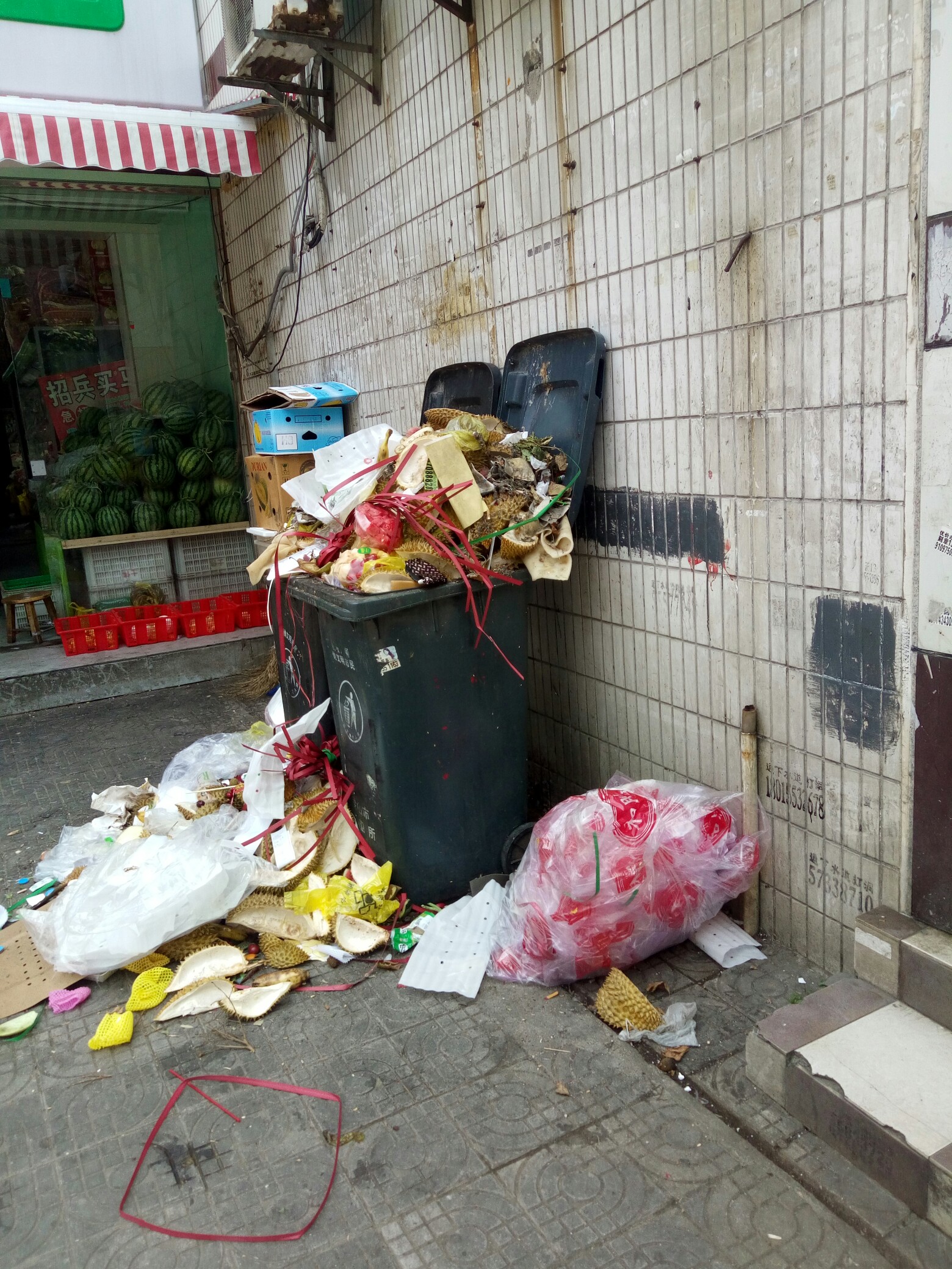 都变成垃圾站了