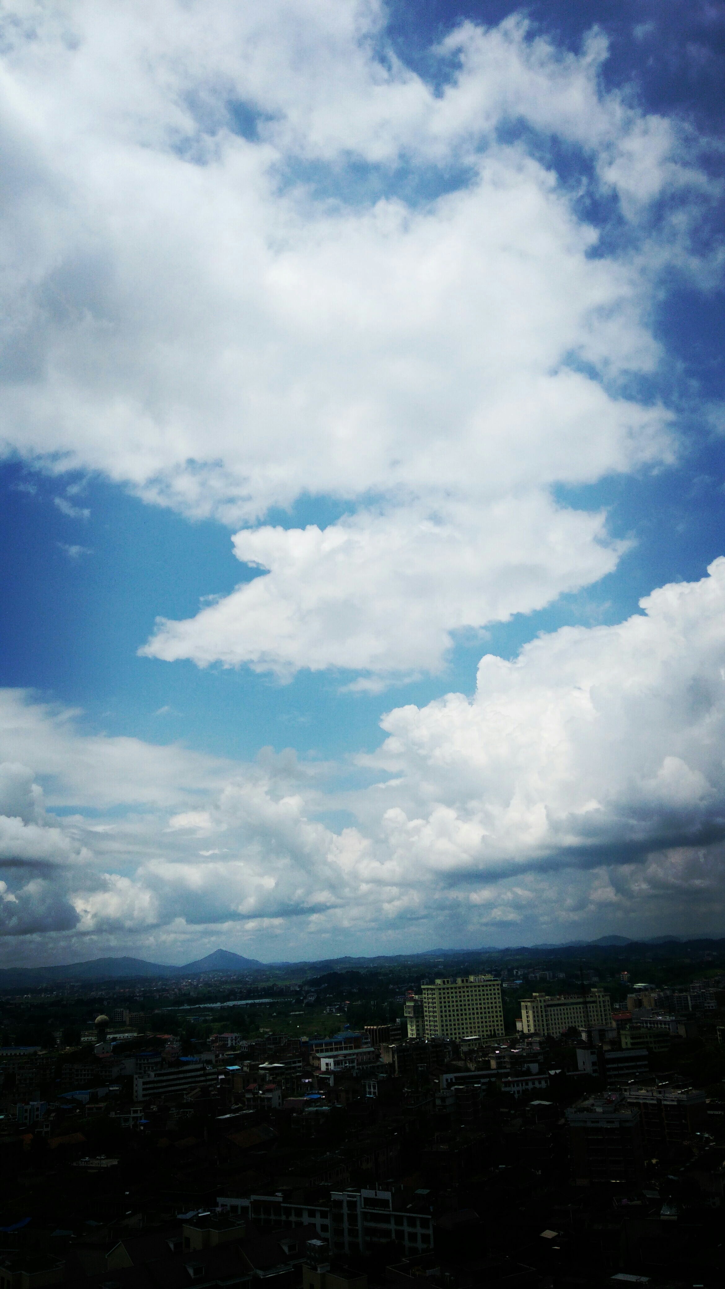 高天上流雲