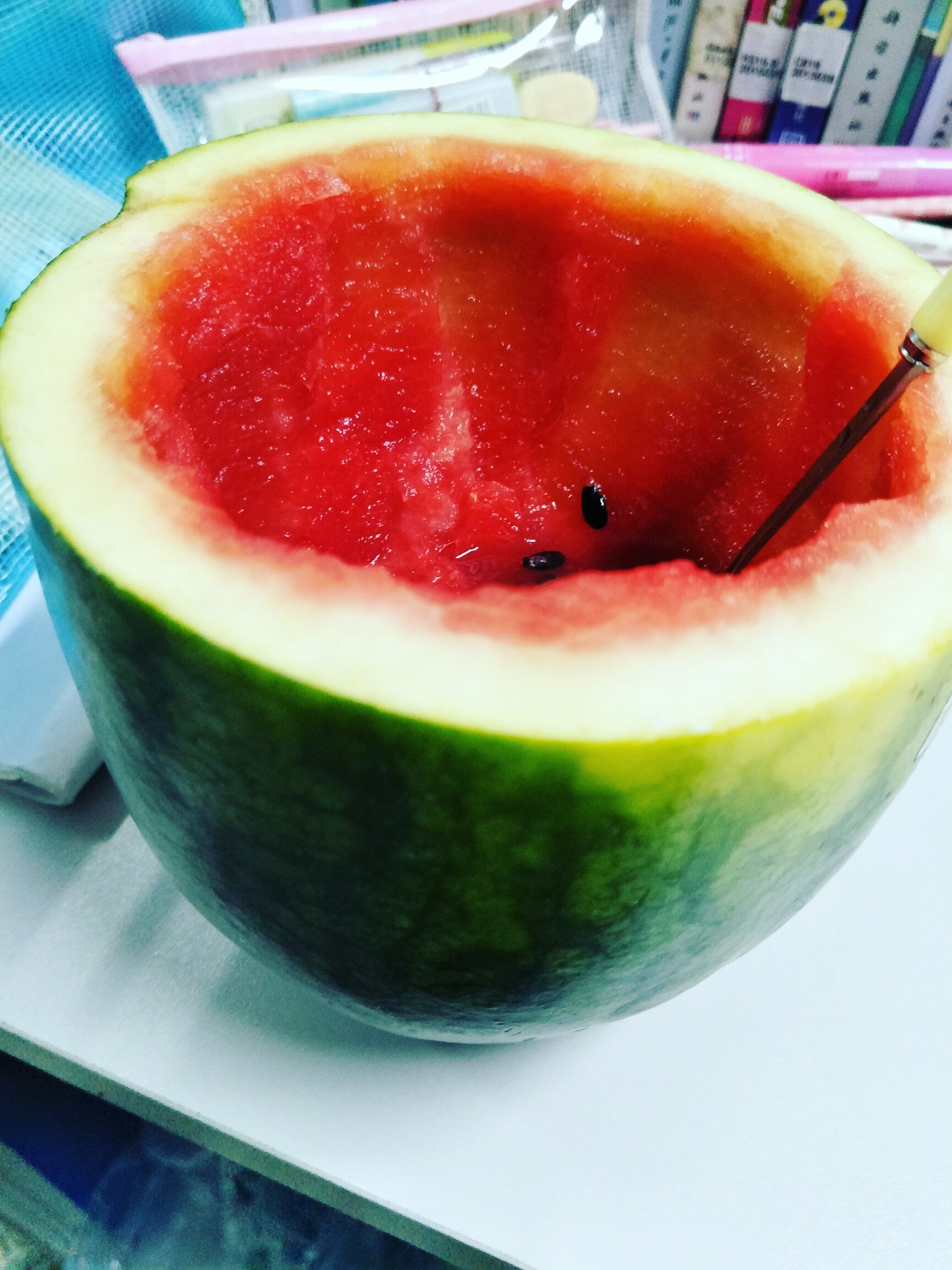 吃完半个瓜,撑死宝宝了