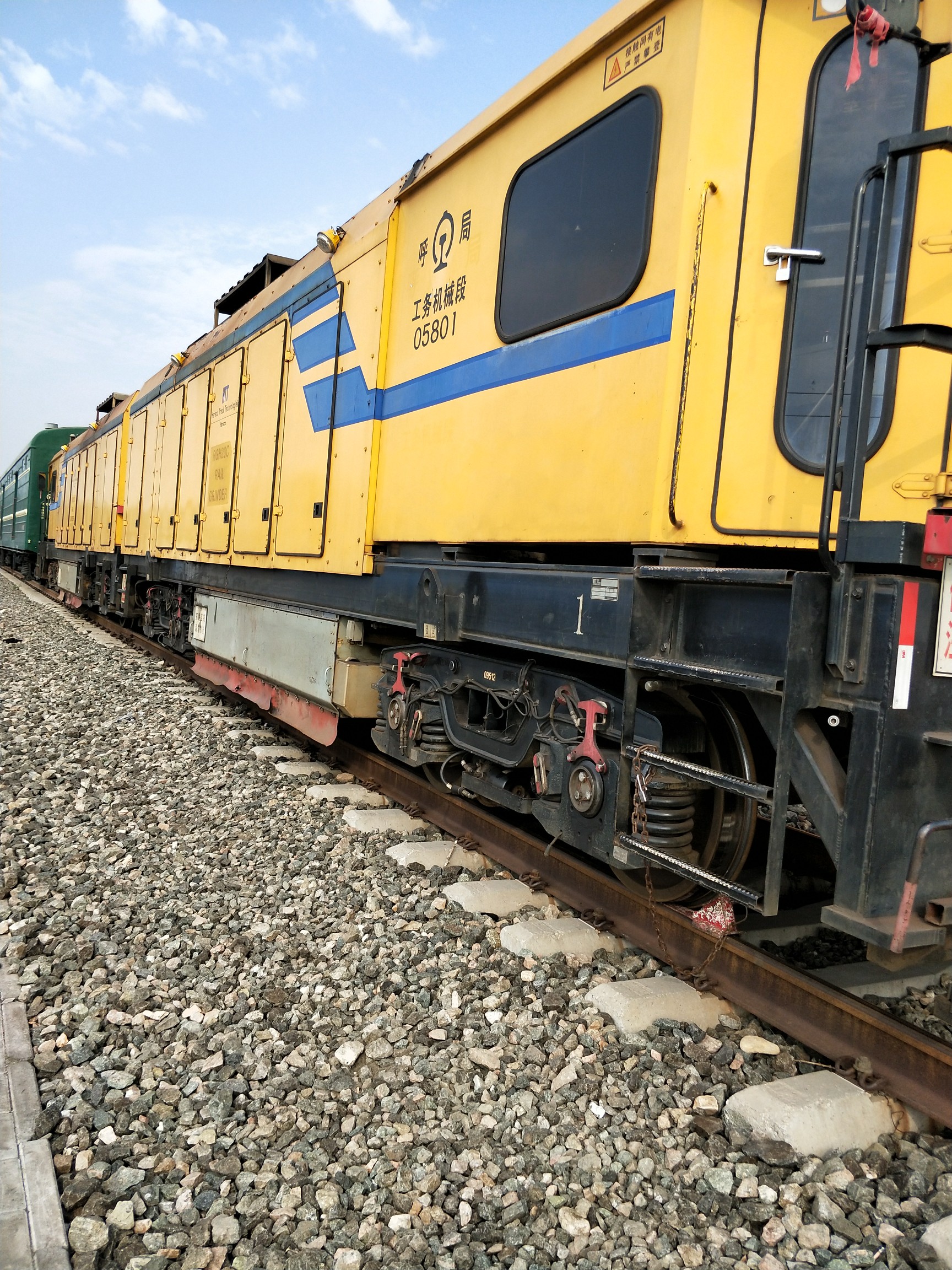 铁路钢轨打磨车