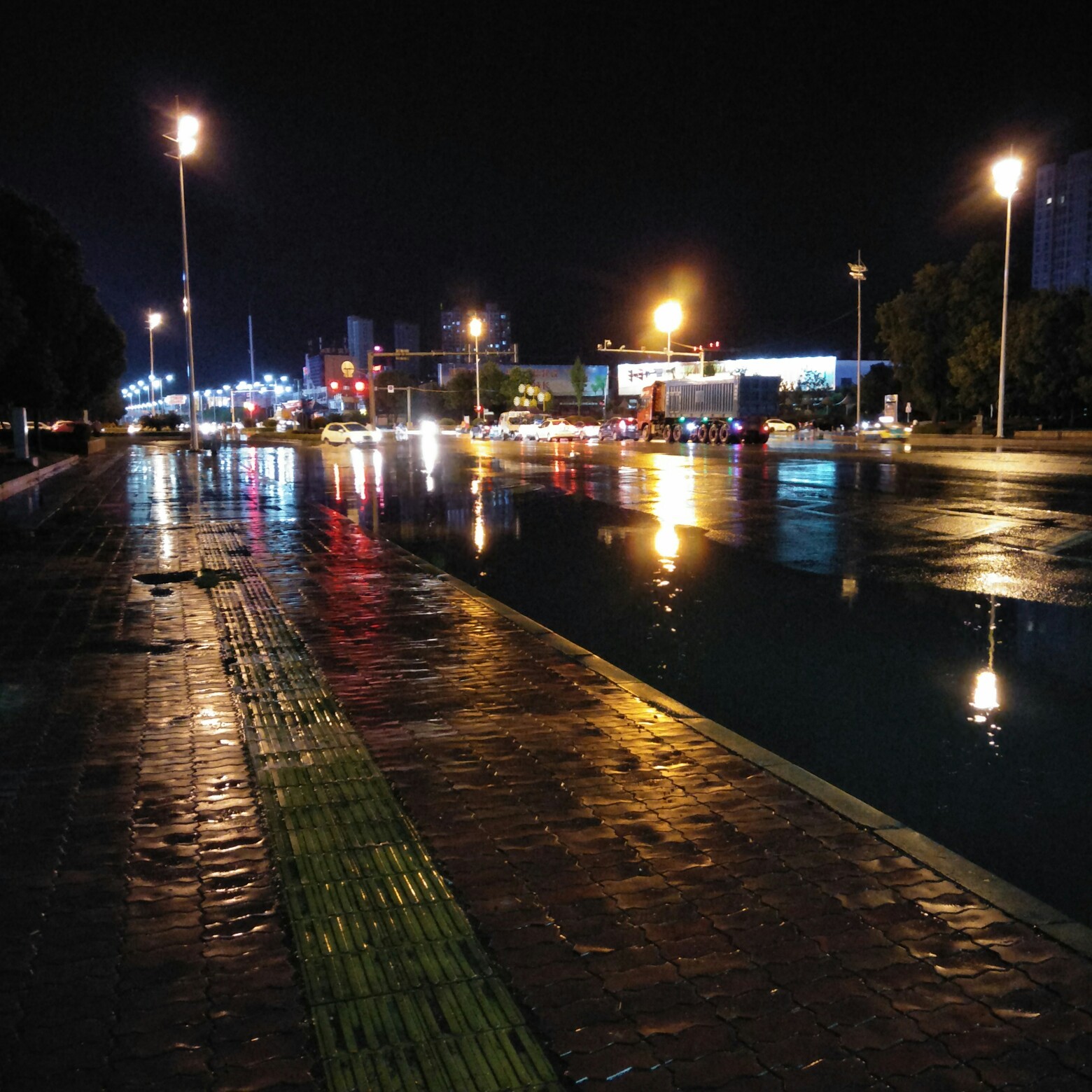 下雨了,停电了,糟心!