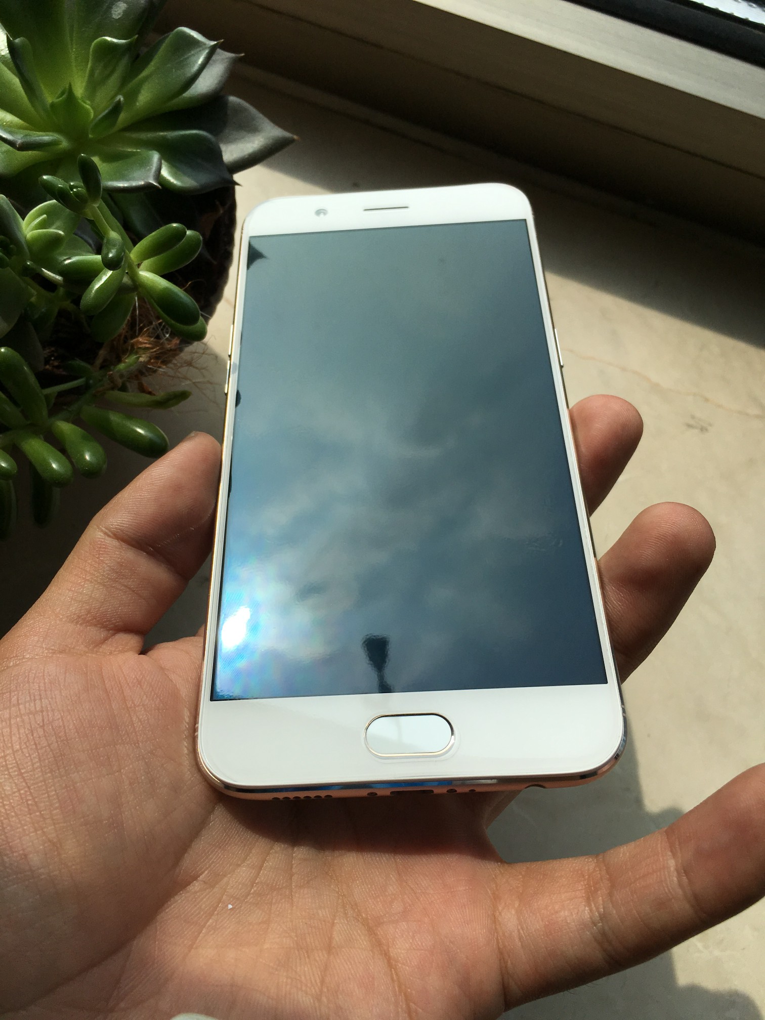 如何更换手机膜oppo 15051387435672.jpg