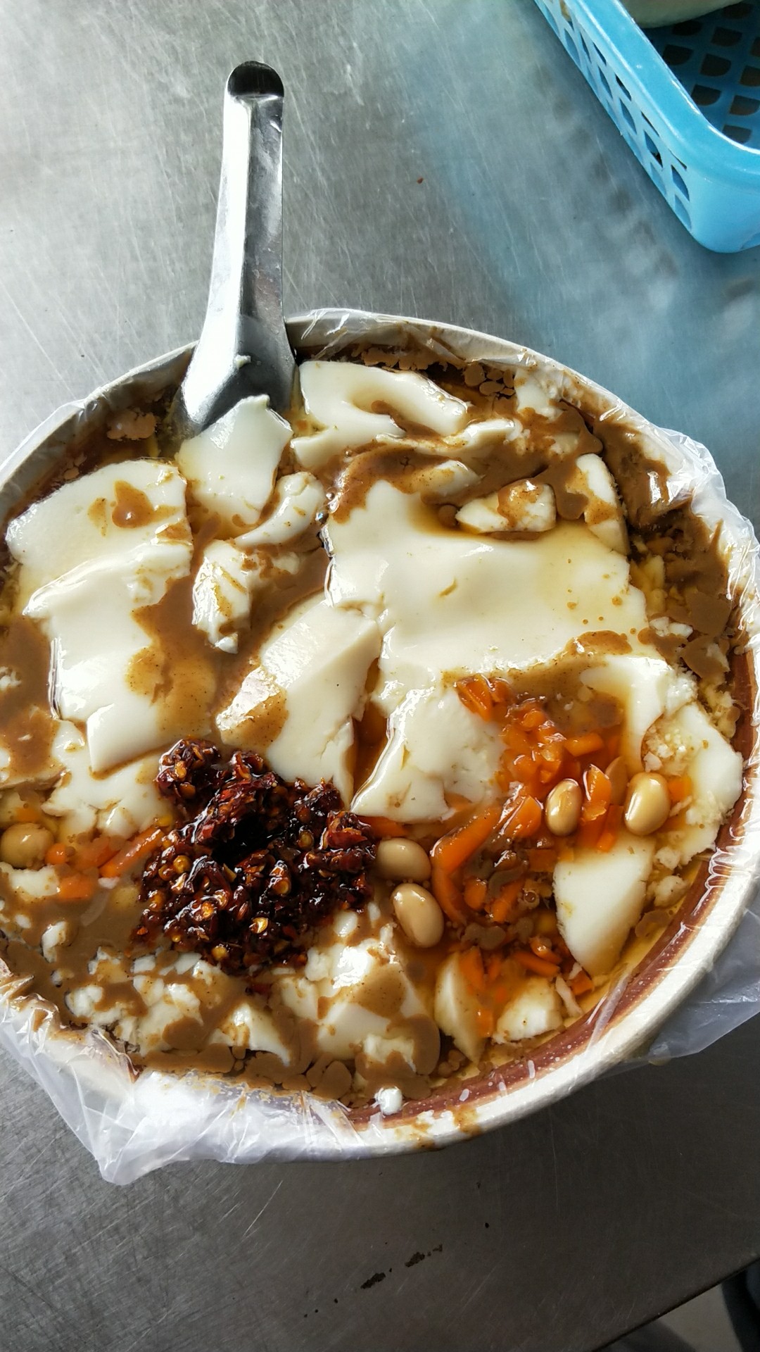 开封的豆腐脑儿,特别好吃.三块钱一碗