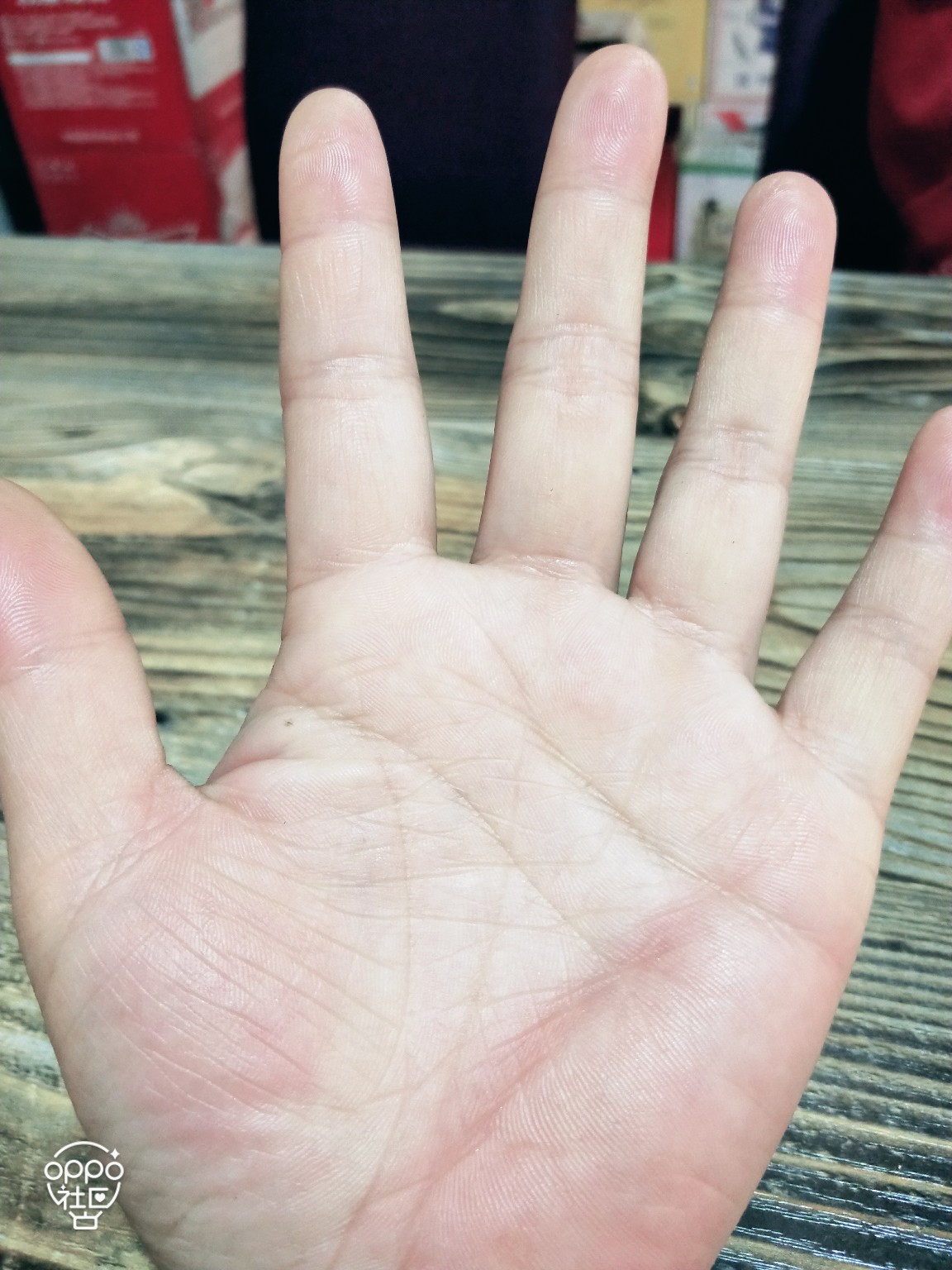 一双苍老的大手