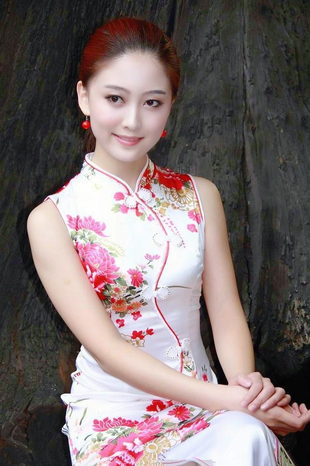 中国最美的旗袍姑娘图片