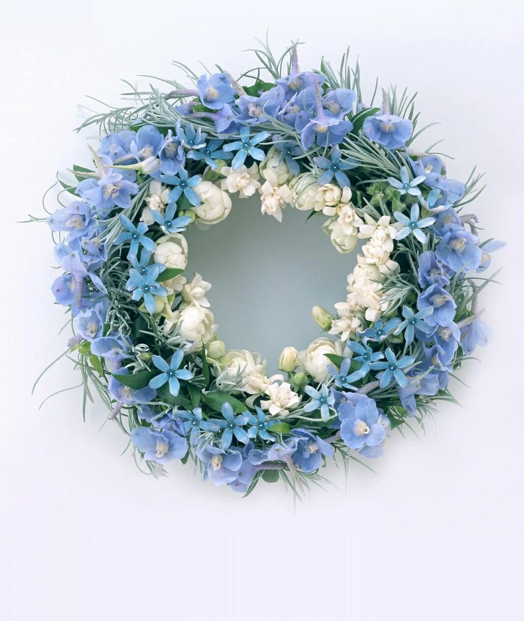 少女心博物馆#编织一个梦想的花环,但愿它能吐露芬芳,在风中,飘向