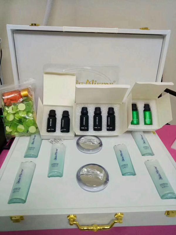 扎在钱的蝴蝶结,斑美拉